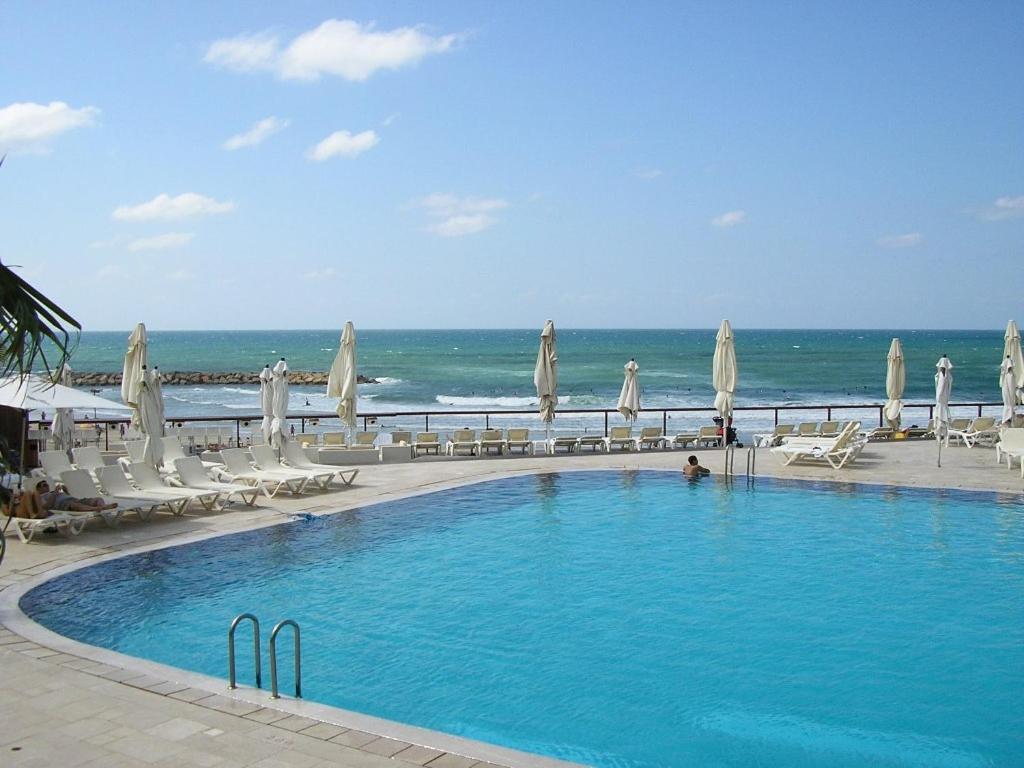 Raphael Apartments Herzliya Exterior photo